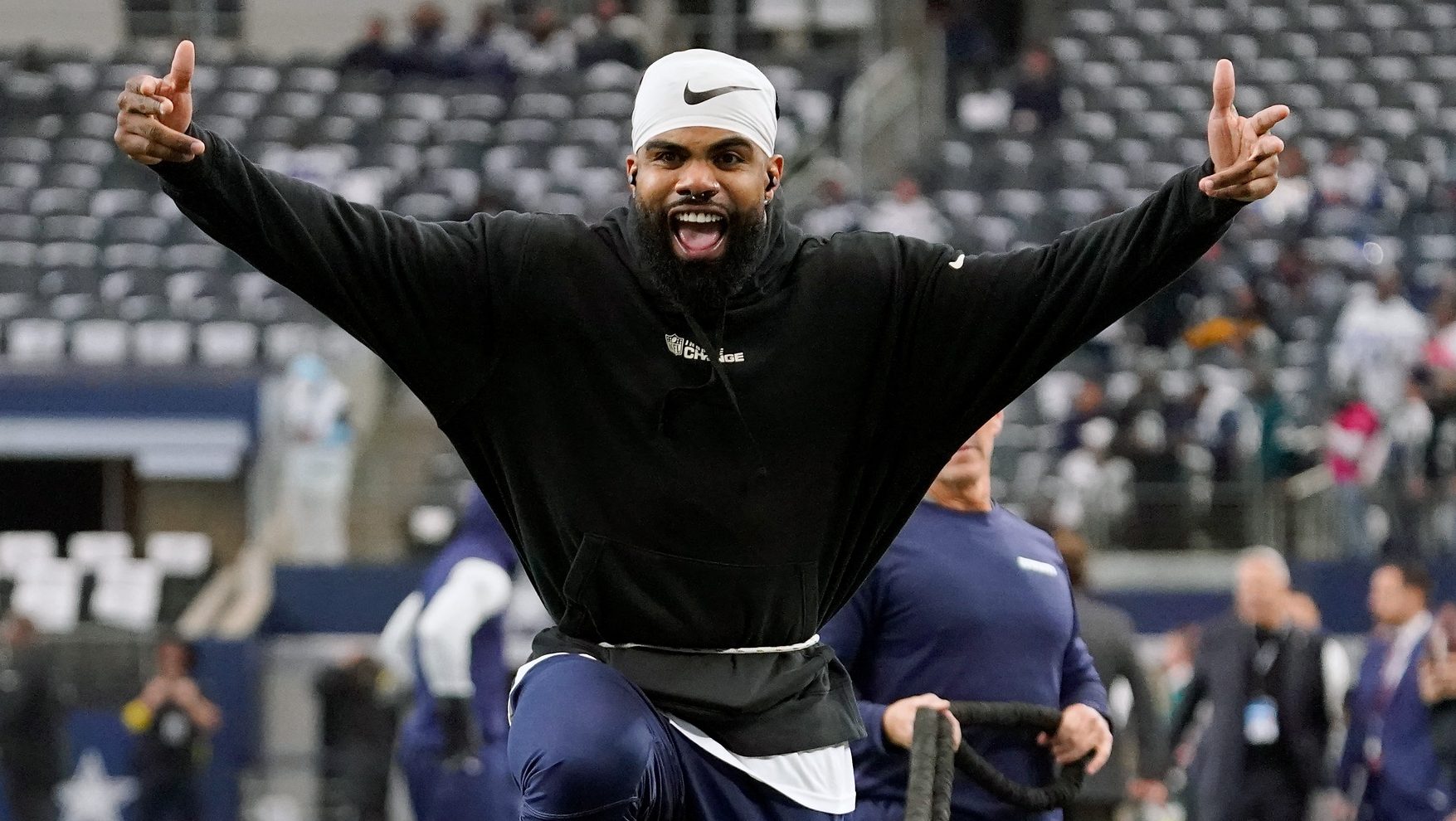 Former Cowboys' star Ezekiel Elliott still looking for a team, but has  lost a step, according to reports