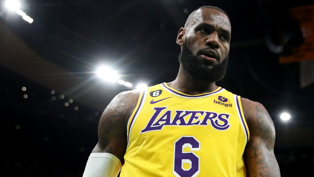 Lakers' LeBron James revealed Cowboys, Seahawks offered him contracts