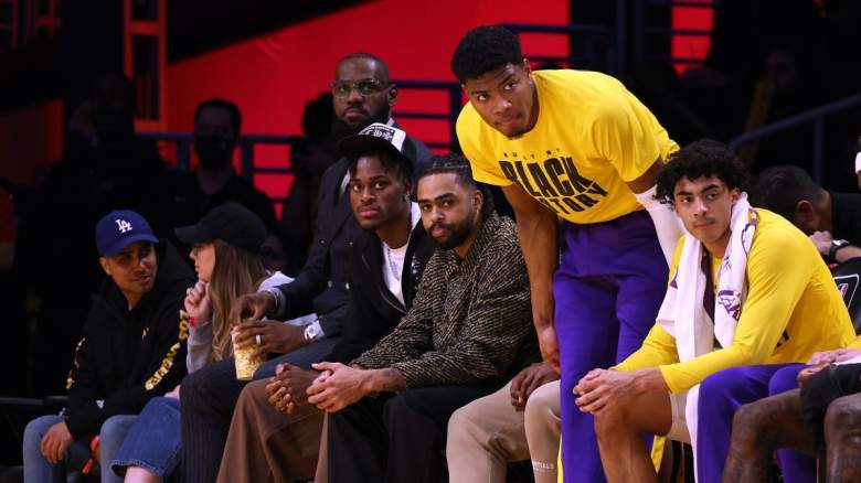 The Lakers bench