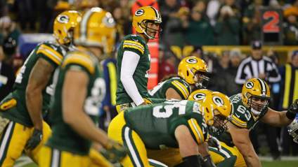 Former Packers QB Signs Record-Breaking Contract With New Team