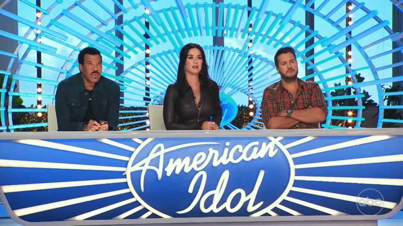 'American Idol' Contestant Sues Show For Unpaid Wages