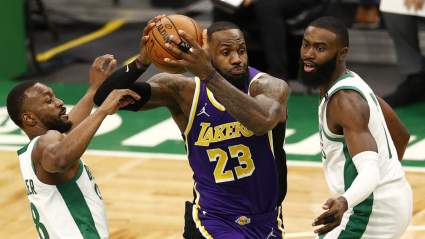 Lakers Could Sign 4-Time All-Star: Report