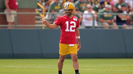 Aaron Rodgers Recruiting Players to Jets Amid Ongoing Rumors: Report
