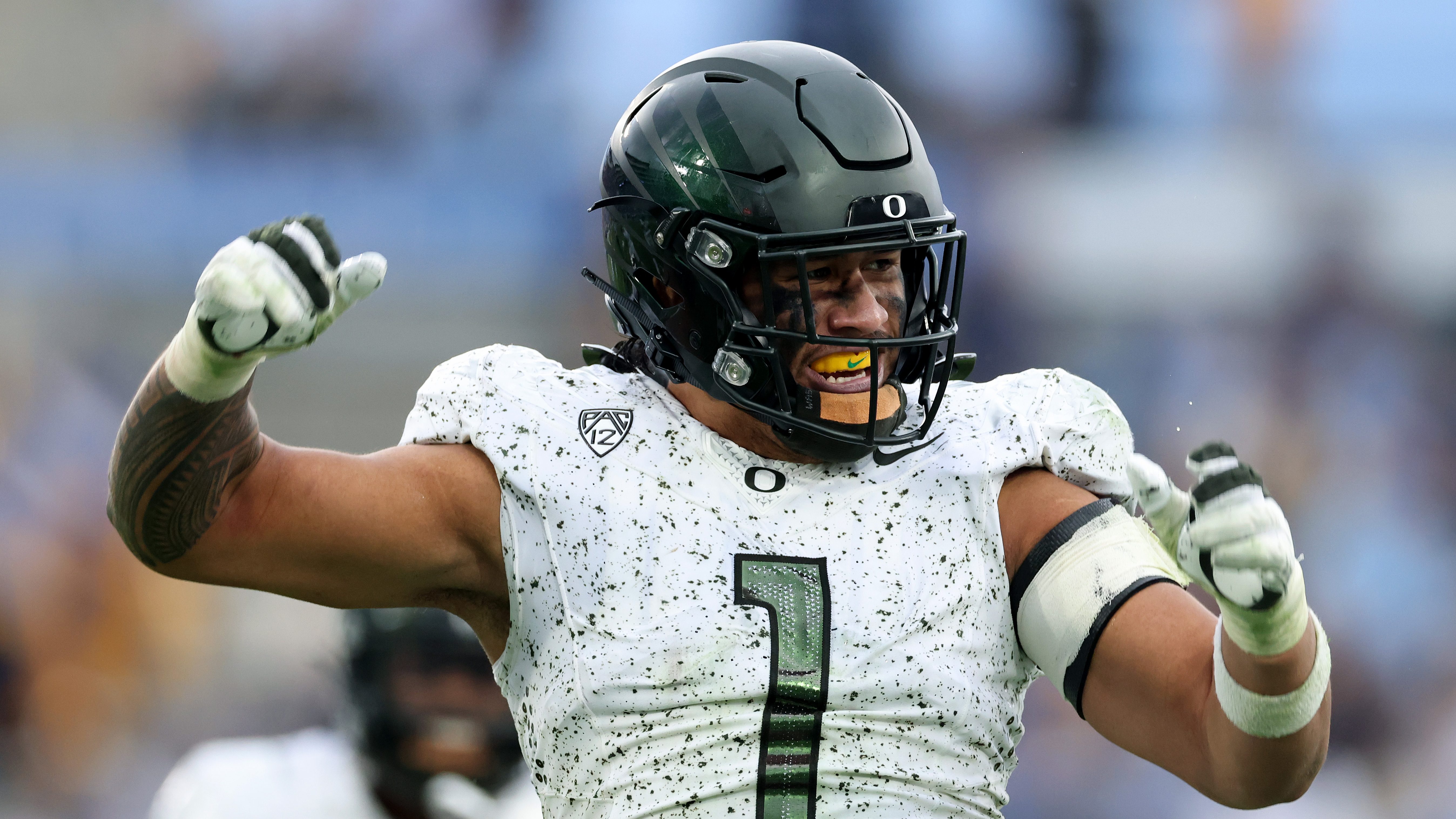 Detroit Lions' star Penei Sewell selling some of his Oregon Duck football  merchandise 