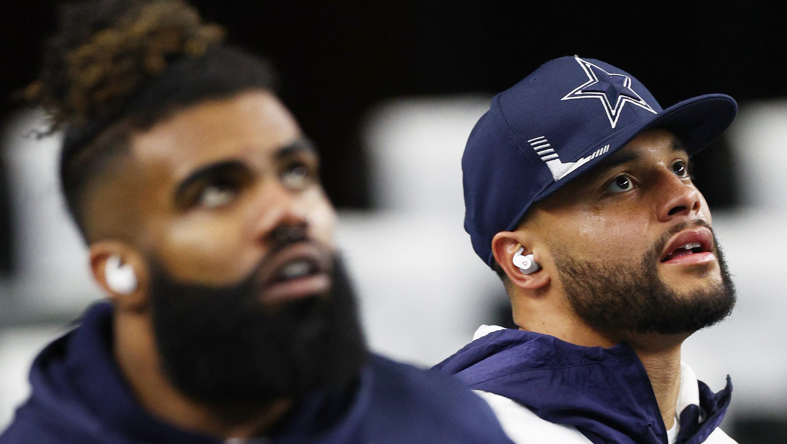 Ezekiel Elliott shows off new Patriots jersey on Instagram - CBS Boston