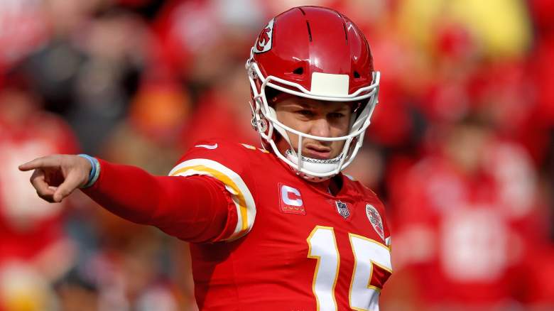 Quarterback Patrick Mahomes of the Kansas City Chiefs throws out the  News Photo - Getty Images