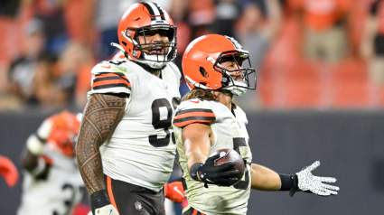 Browns Linebacker Signs on to Return After Exploring Free Agency