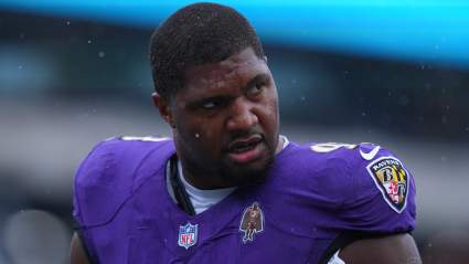 Bills Invite 6-Time Pro Bowl DE for Free Agency Visit: Report