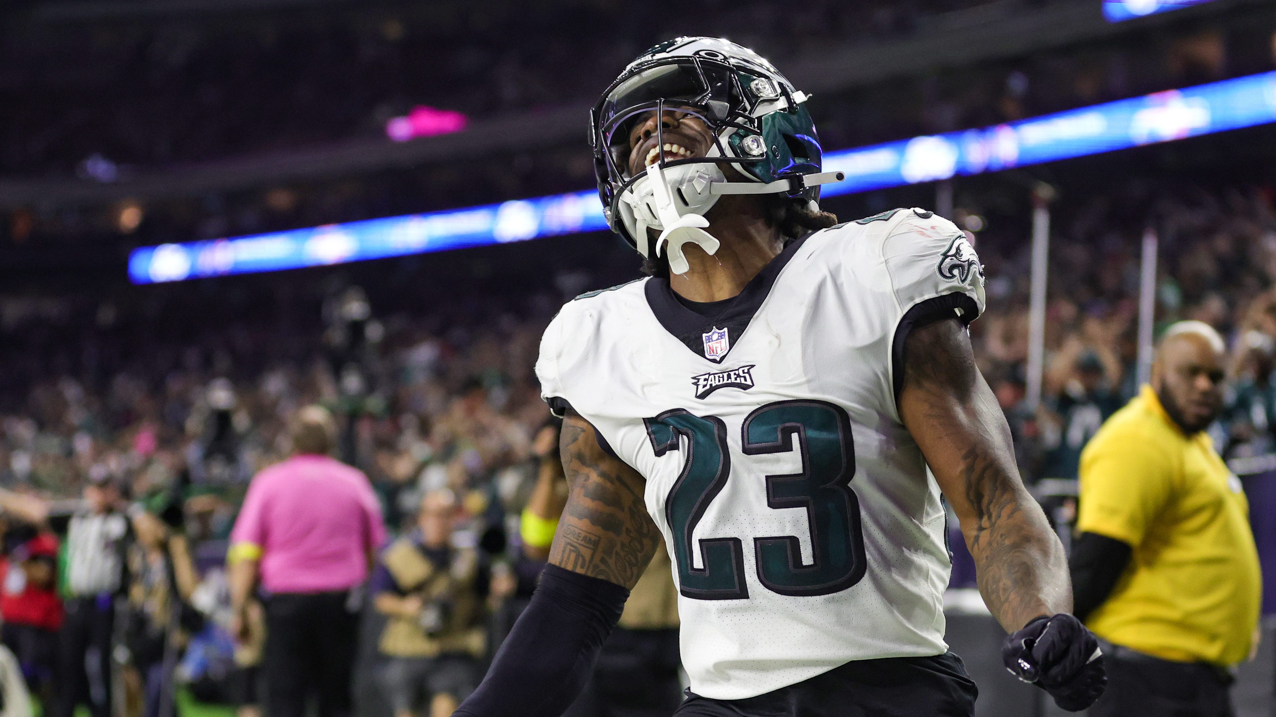 Why trust from Brian Johnson helped Eagles run through the Vikings