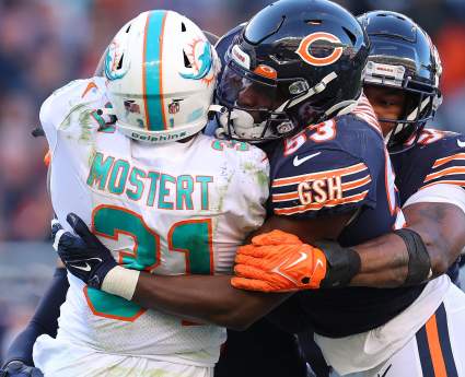 Eagles Nab Bears Leading Tackler in Free Agency, Add Ex-Buccaneers Starter