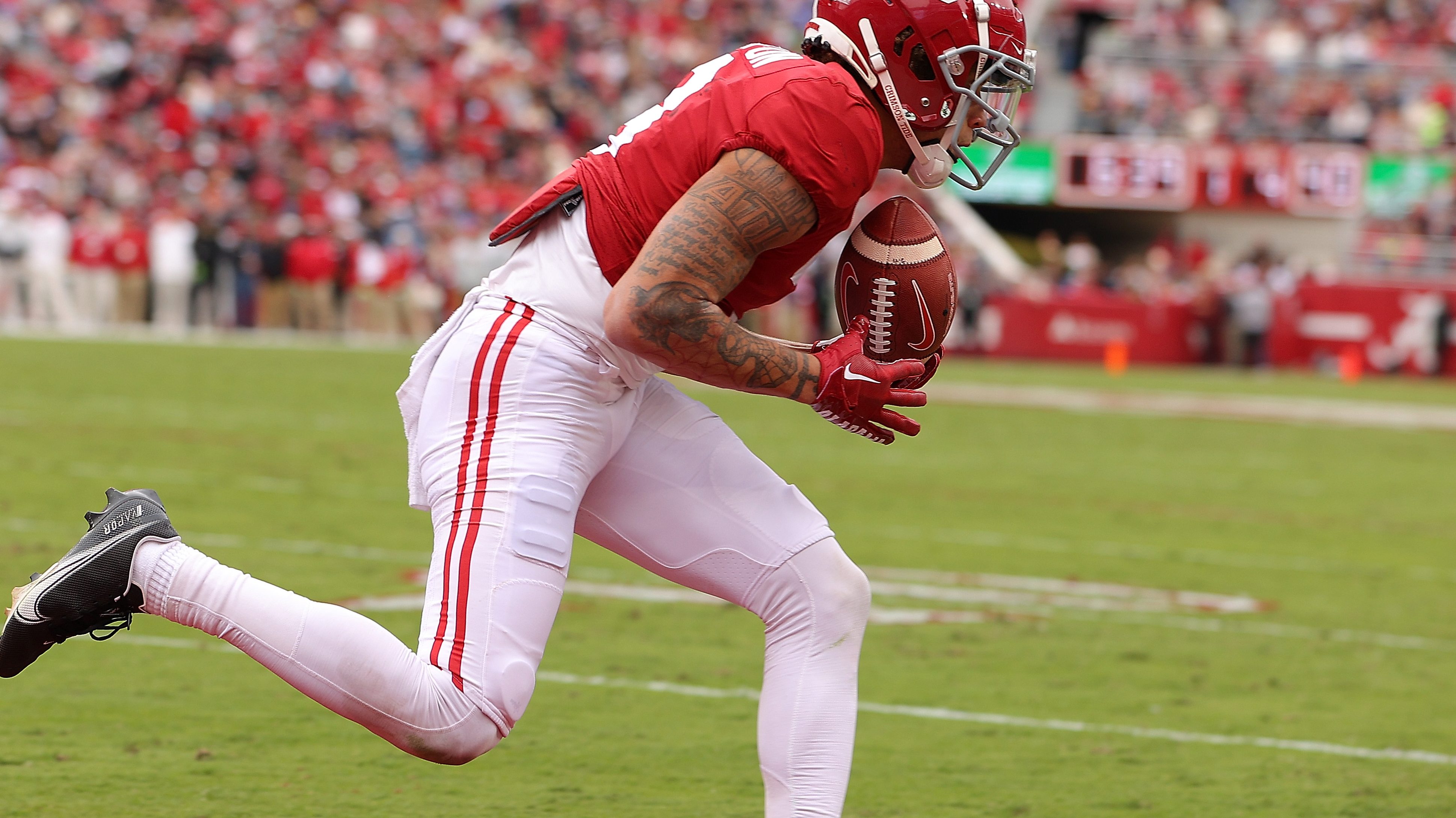 See how Alabama football uniforms have changed throughout the years 