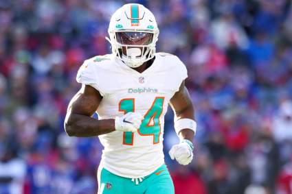 Tyreek Hill Reacts to Former Dolphins WR Signing With Bills