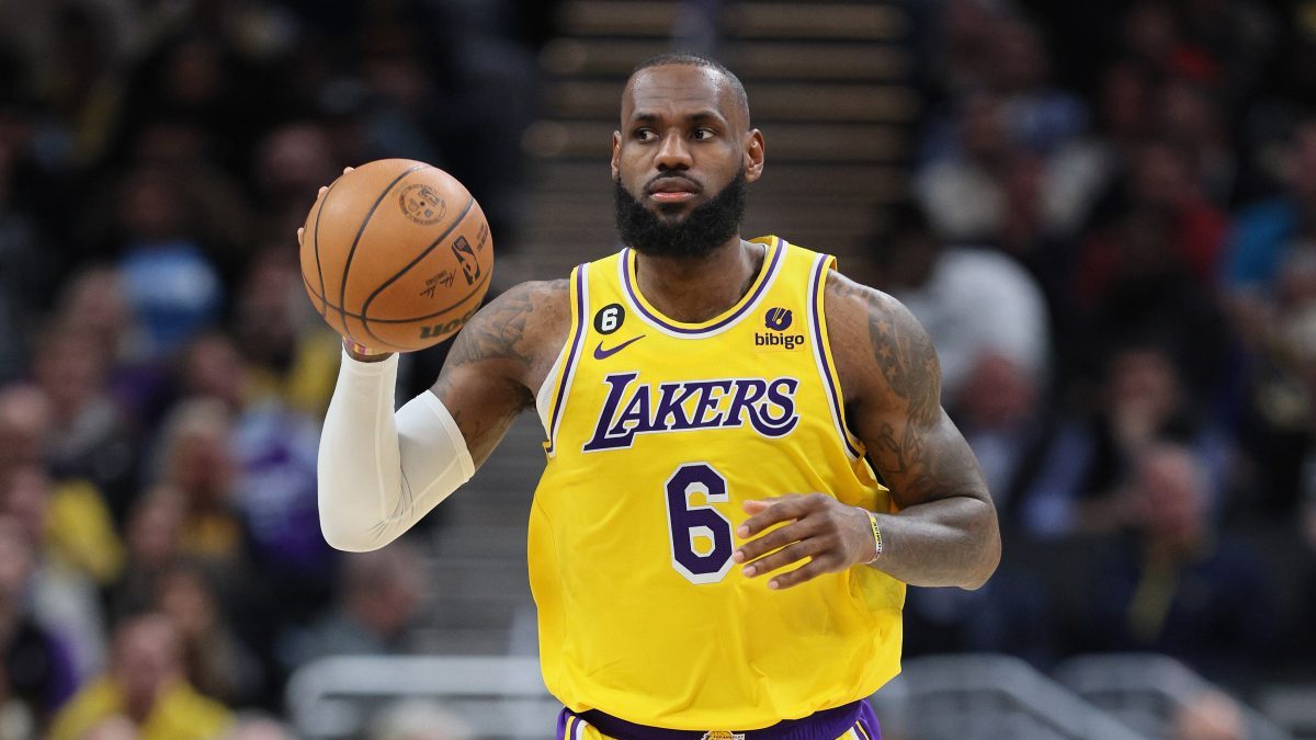 LeBron James returns for season-ending push with Lakers