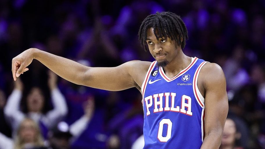 I'm noticing every time Tyrese Maxey of the Sixers has been pictured  off-court he's been rocking New Balances. The other day was some 650s,  today the 990v2 Marigolds. : r/Newbalance