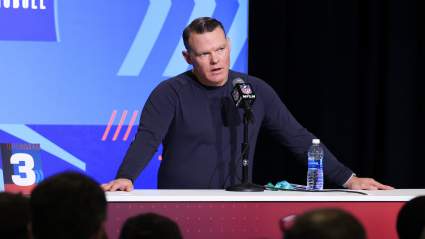 Despite Lamar Jackson Rumors, Colts to Interview SEC QB in Top 30 Visit: Report