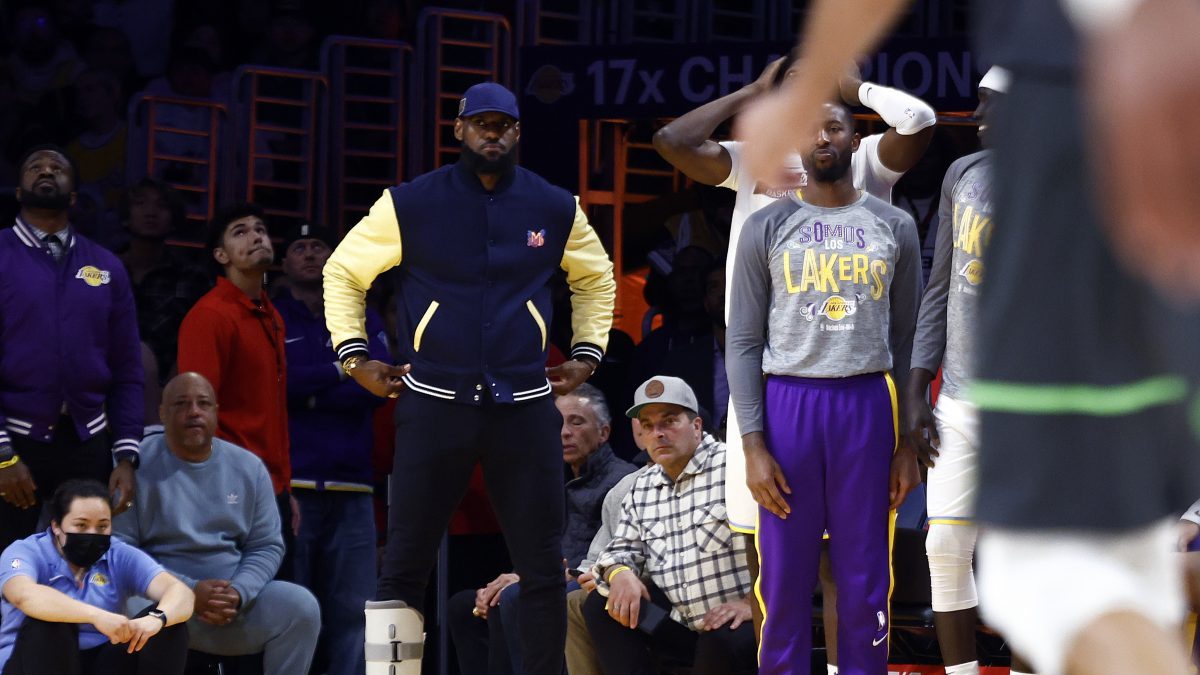 Lakers Receive Season-Changing LeBron James Injury Update: Report