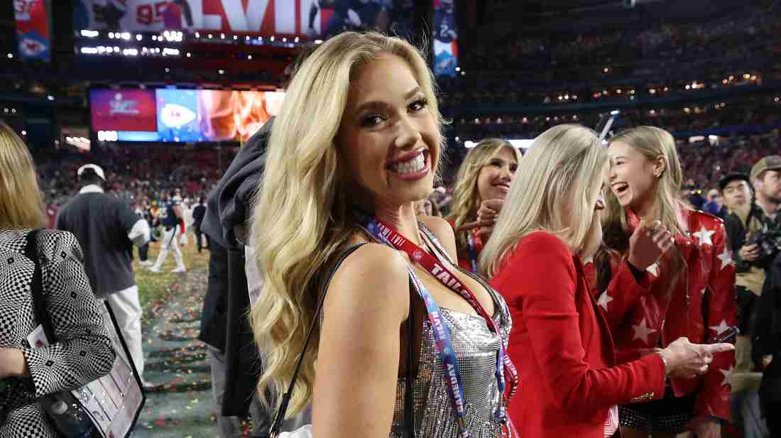 Chiefs' Gracie Hunt Reps Kobe Bryant in Viral Pics [LOOK]