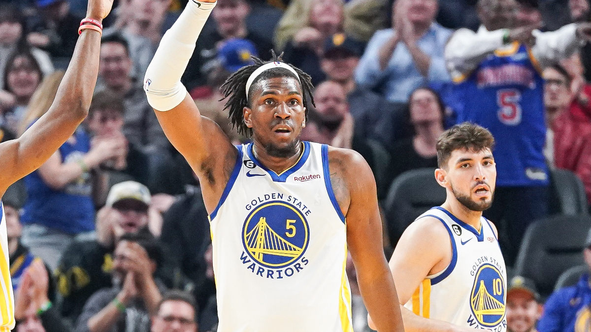 Warriors' Kevon Looney Keeps Streak Despite Late Scare