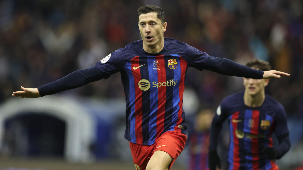 Barcelona's Robert Lewandowski sidelined with sprained ankle