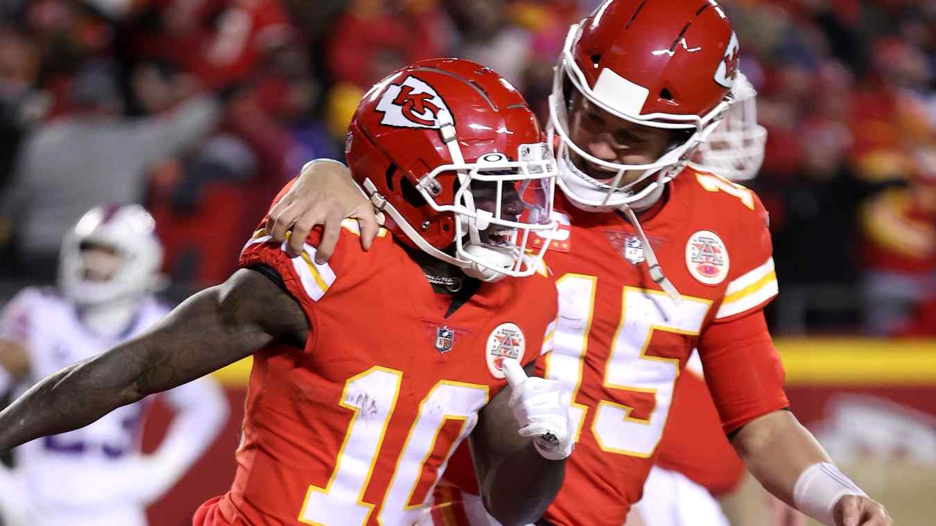 Patrick Mahomes & Tyreek Hill Join Twitter Movement