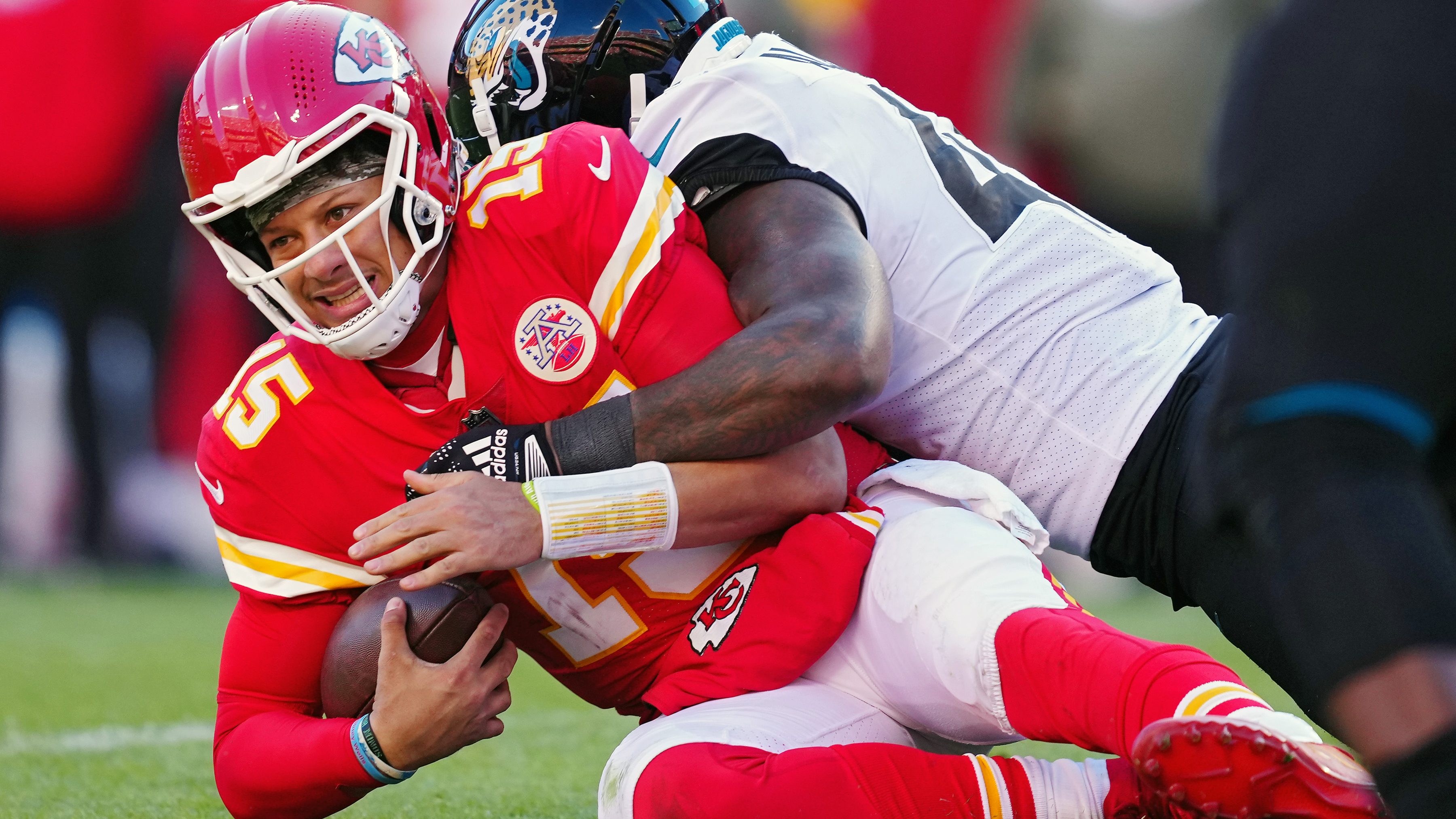 Chiefs Update KC Fans On Patrick Mahomes' Ankle Injury