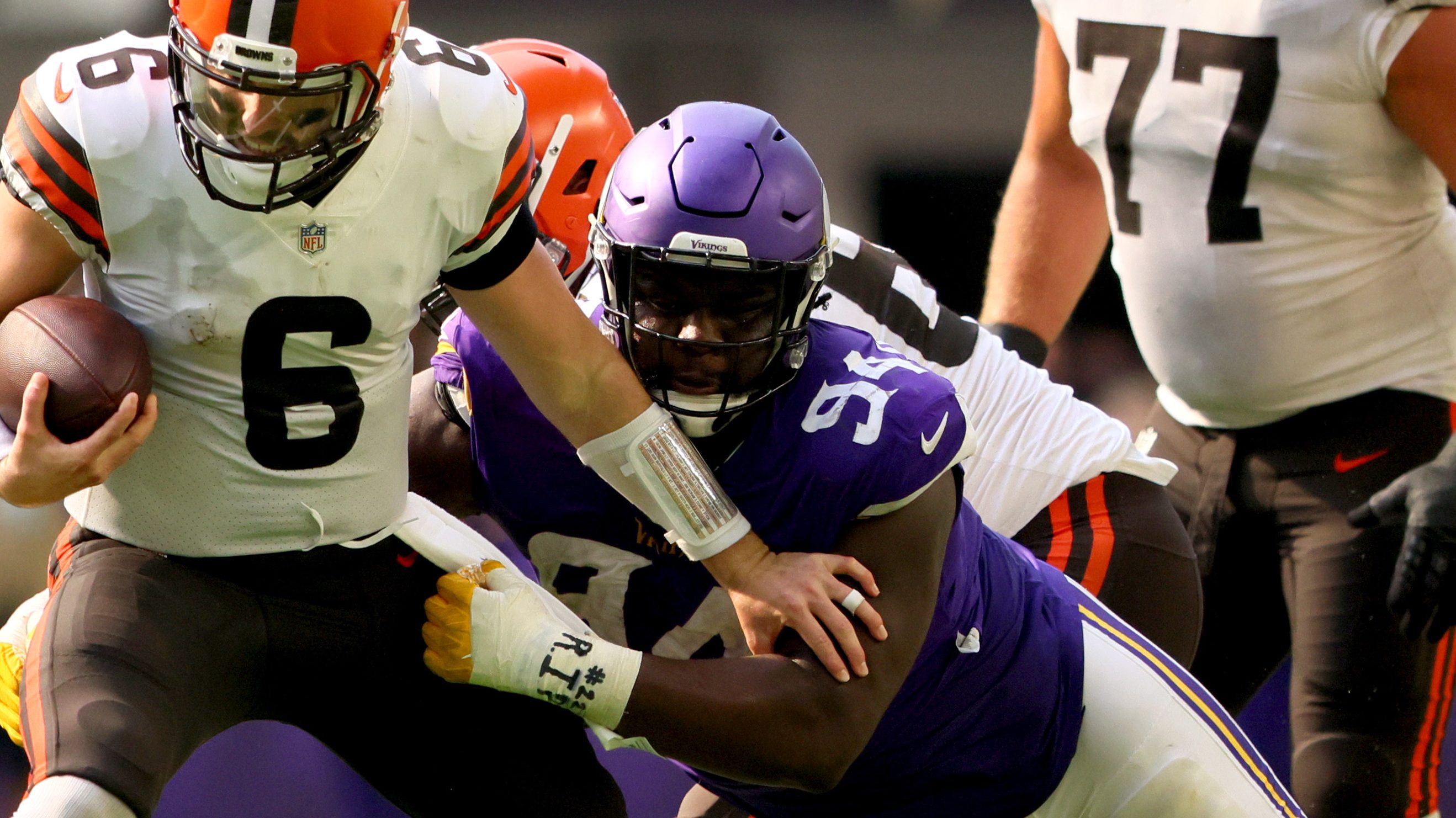 Browns Urged to Sign Vikings D-Tackle Dalvin Tomlinson