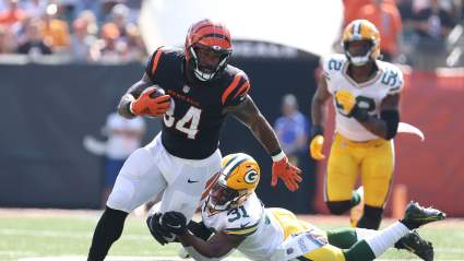 New Broncos RB Signing Sends Strong Message on Signing With Denver