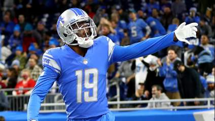 Lions Re-Sign Defender Who Was Carted off With Scary Injury in 2022