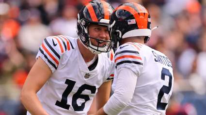 Bears Sign New Specialist to Compete With Returning Starter