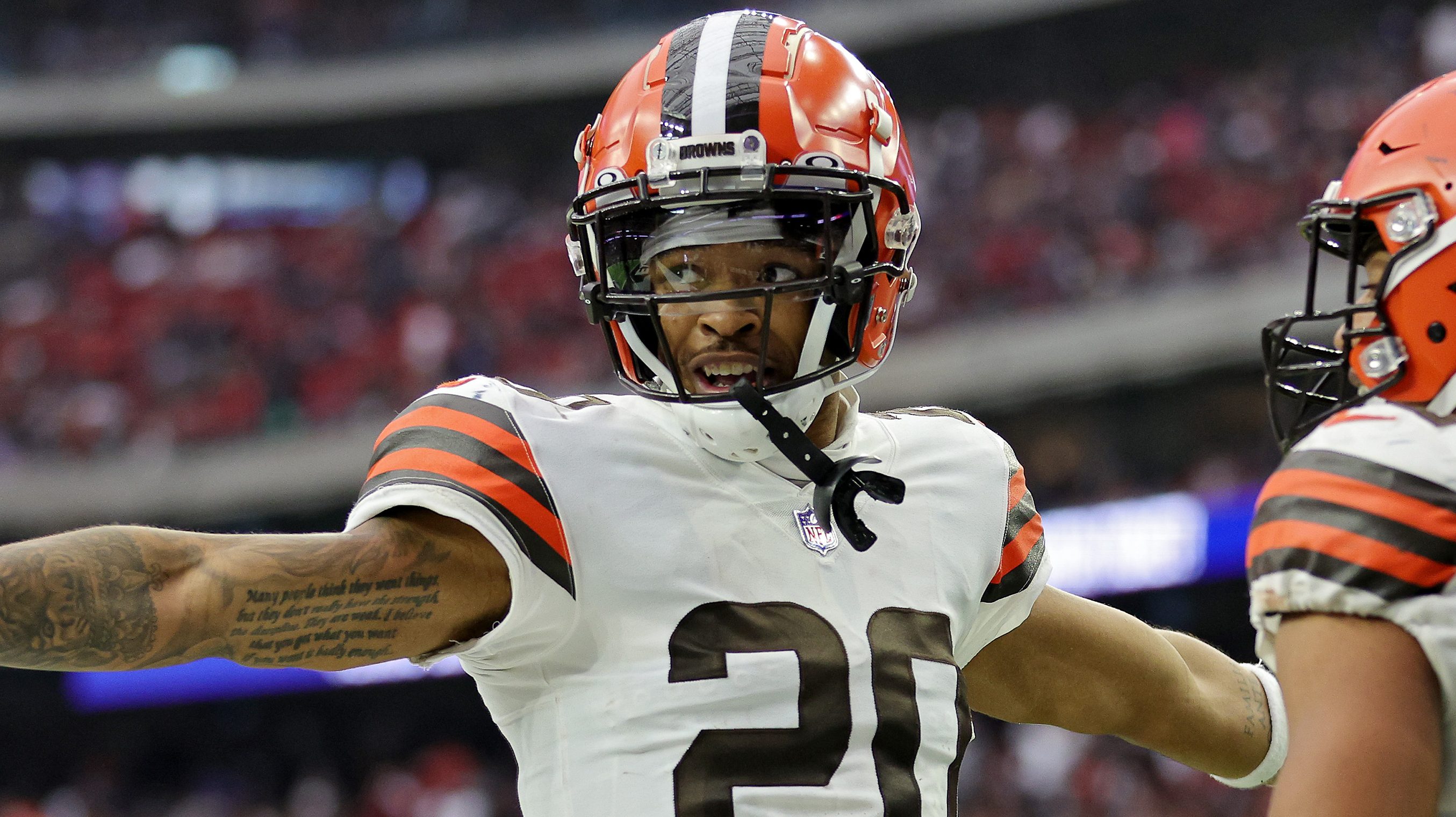 Cleveland Browns' Greg Newsome II denies he's asked for trade