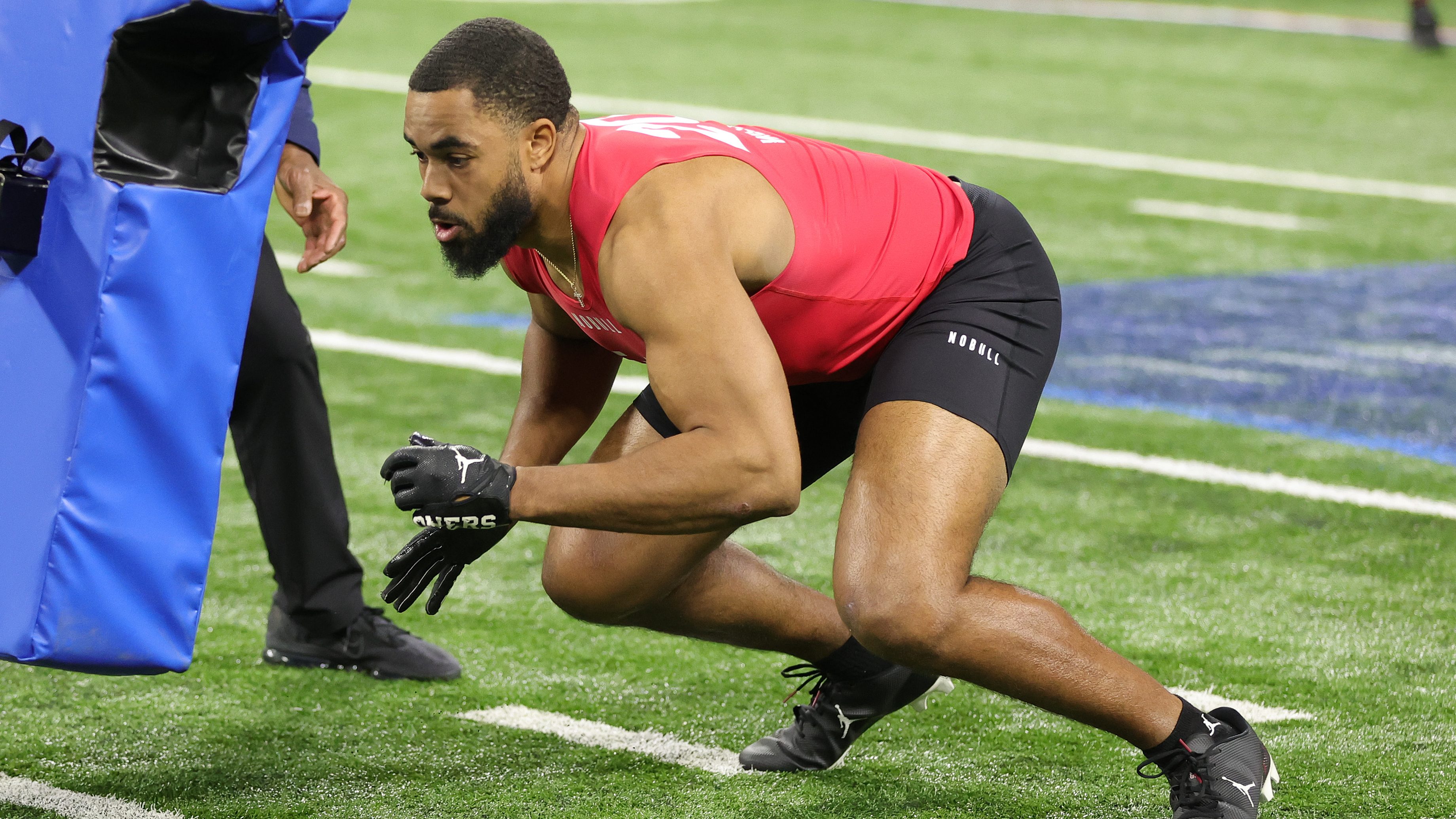 San Francisco 49ers tight end Brayden Willis #9 plays during a pre-season  NFL football game against the Las Vegas Raiders Sunday, Aug. 13, 2023, in  Las Vegas. (AP Photo/Denis Poroy Stock Photo 