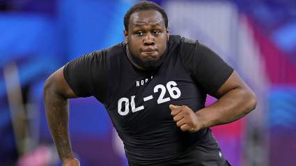 Bears Host ‘Human Mountain’ OT for Official Visit: Report
