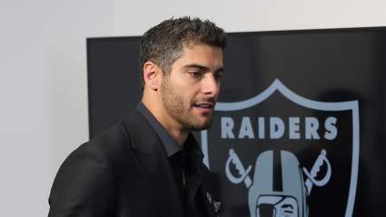 Raiders QB Situation: NFL Execs Dish on Options if Jimmy Garoppolo Situation Implodes