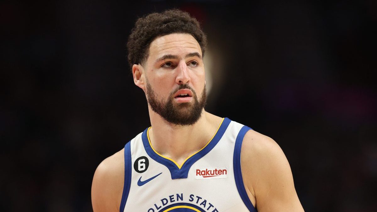 Potential Warriors Klay Thompson Trade Labeled 'Panic' Move: Sources