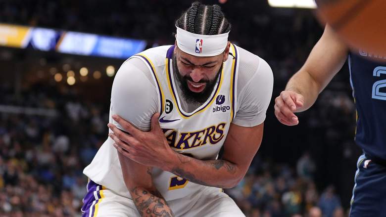 Are the LeBron James and Anthony Davis injury updates a concern for the  Lakers?