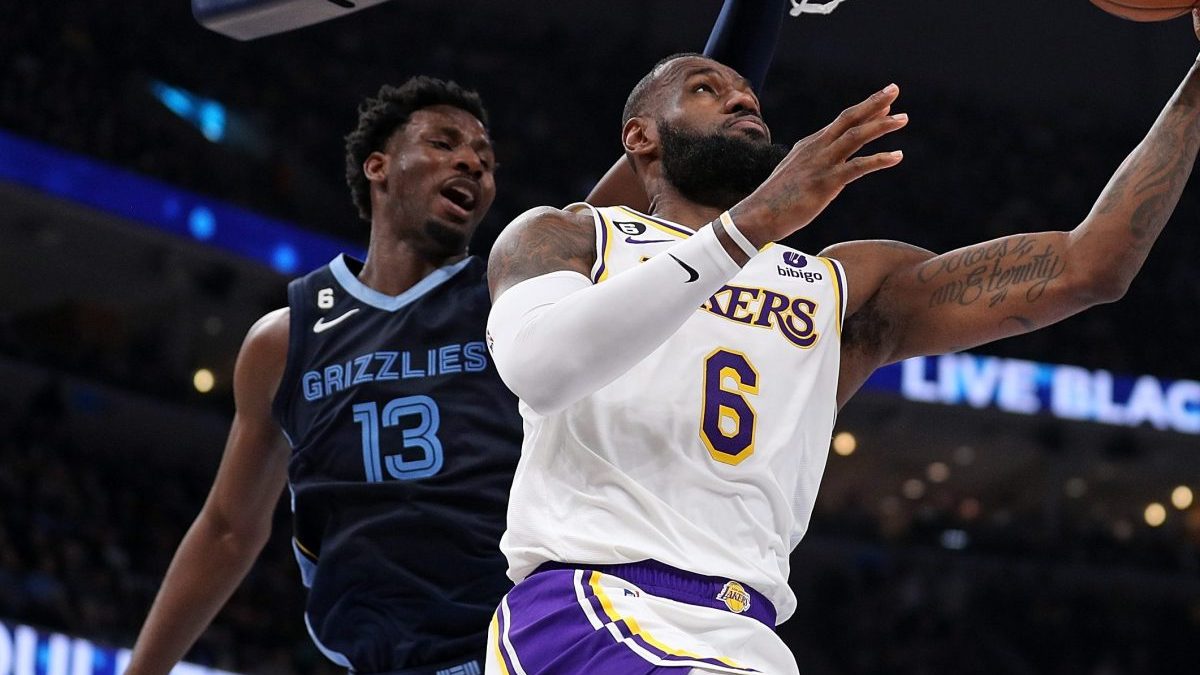 LeBron James Makes Statement on Jaren Jackson Jr. After Lakers Beat ...