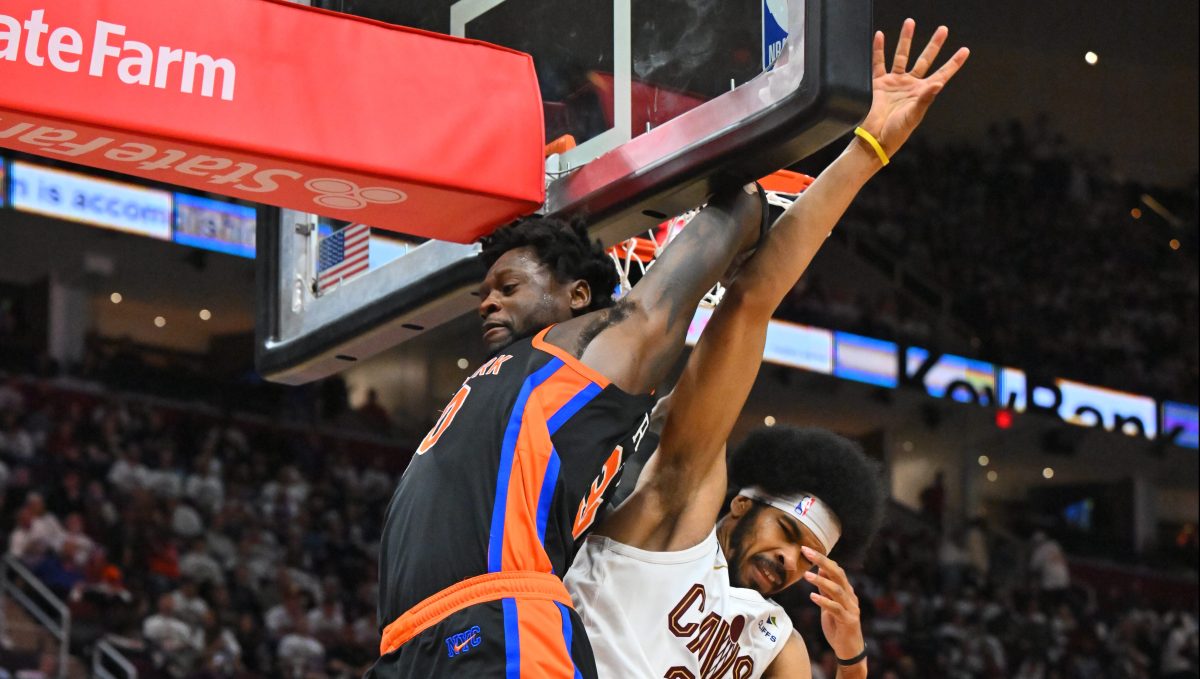 Julius Randle's Injury Scare Caps Knicks' Game 2 Blowout Loss