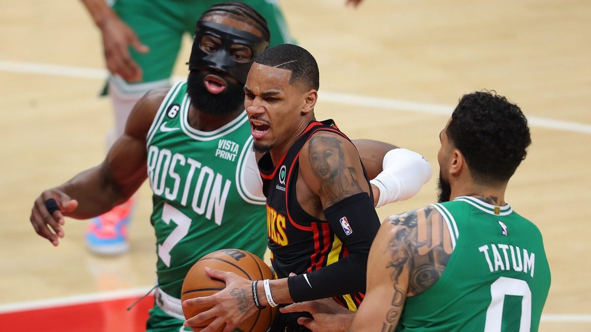 Celtics' Jaylen Brown goes off in statement Game 1 win vs. Hawks