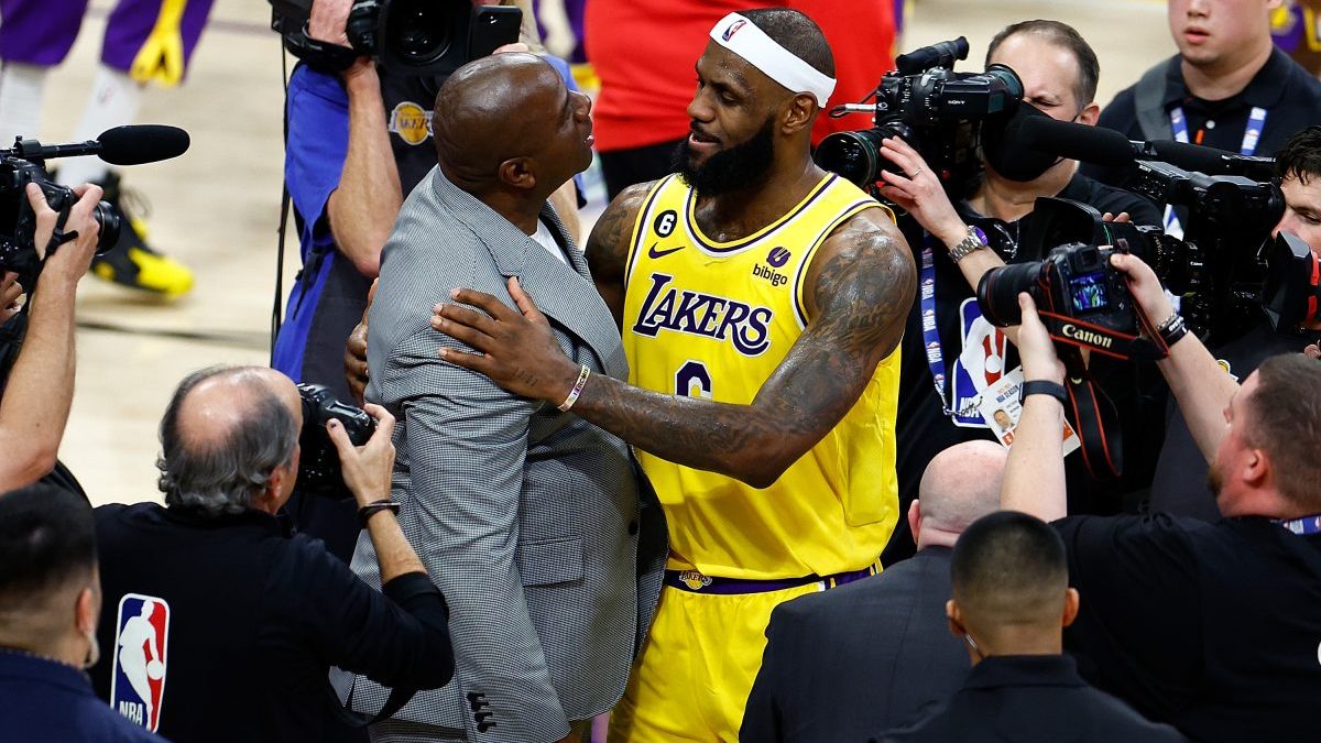 Magic Johnson Issues Statement On LeBron James After Lakers Beat Grizzlies