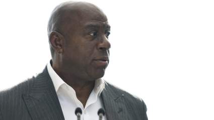 Magic Johnson Puts Austin Reaves & D’Angelo Russell on High Alert for Underdog Lakers