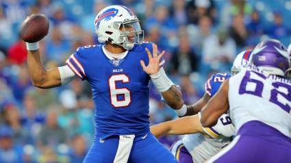 Eagles Sign ‘Explosive’ Ex-Bills QB to Exclusive-Rights Tender