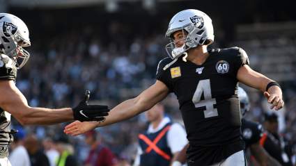 Ex-Raiders TE Reunites With Derek Carr on Multi-Year Contract: Report