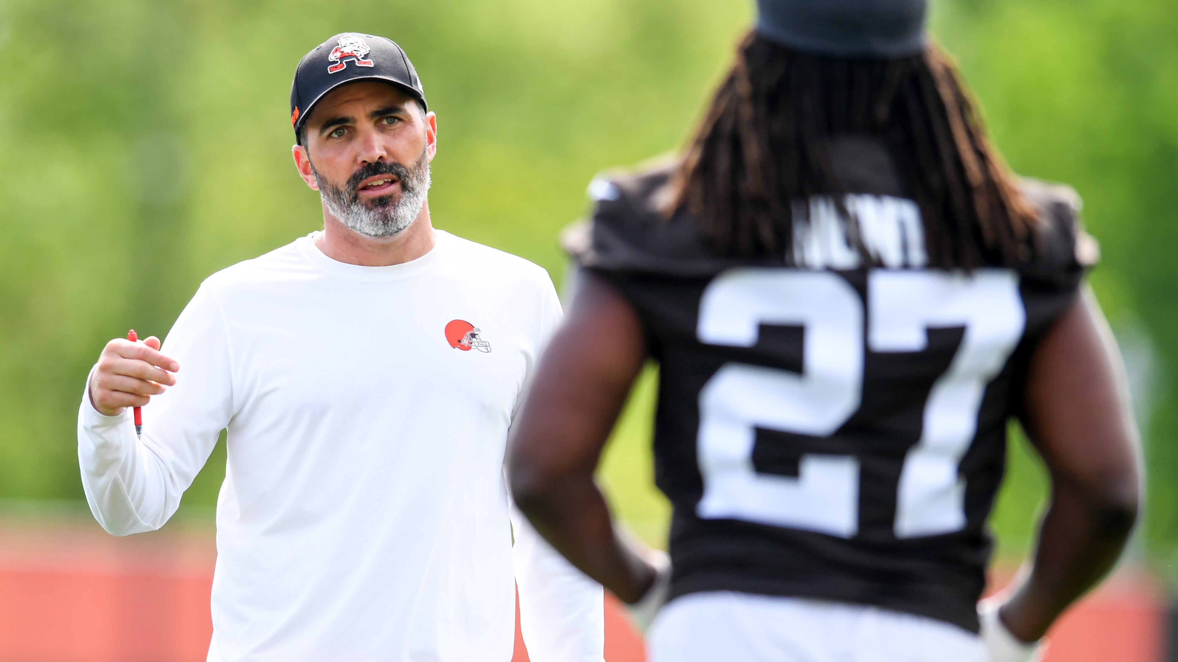 Cleveland Browns should consider giving other backs reps instead of Kareem  Hunt