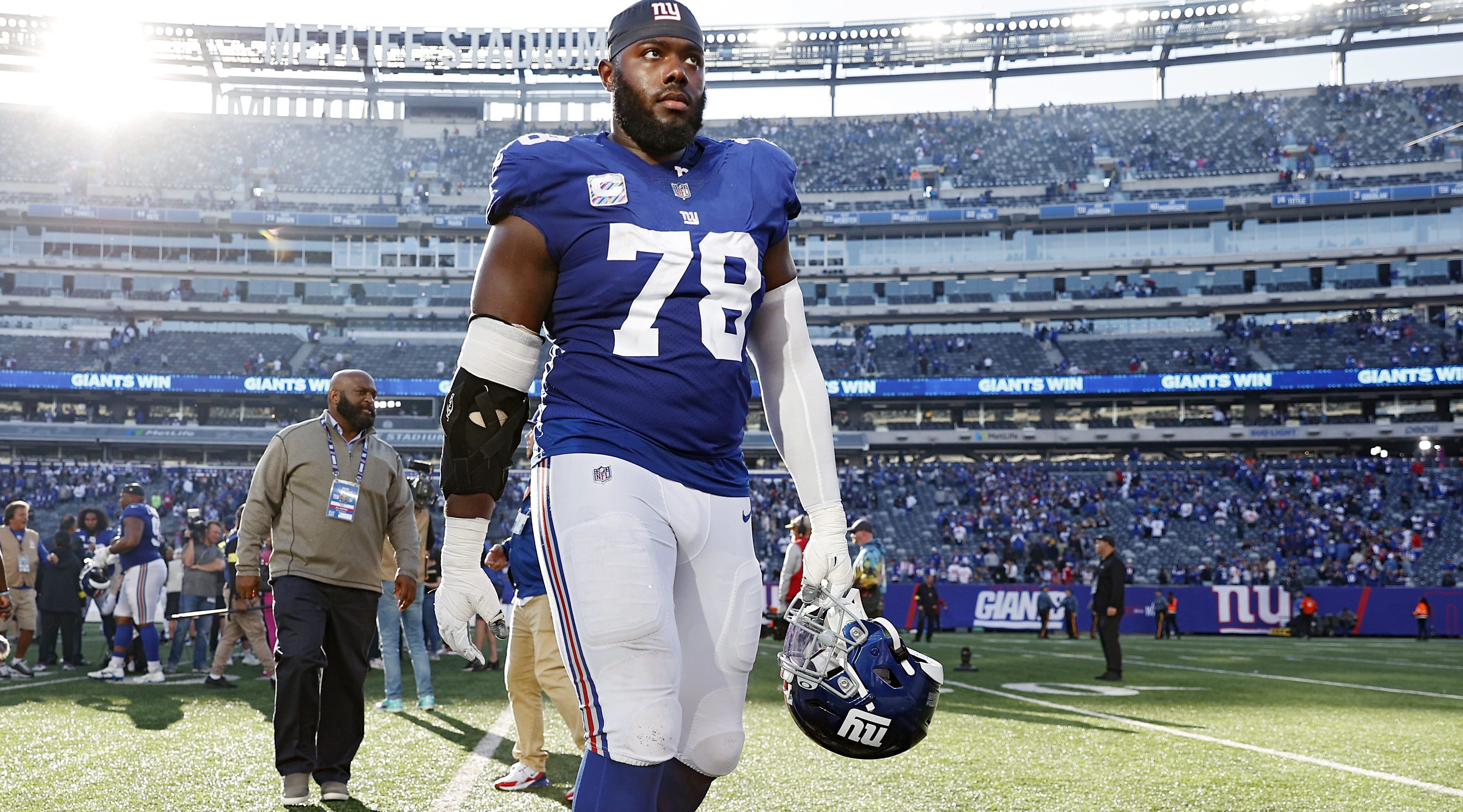 New York Giants lock in left tackle Andrew Thomas with long-term extension