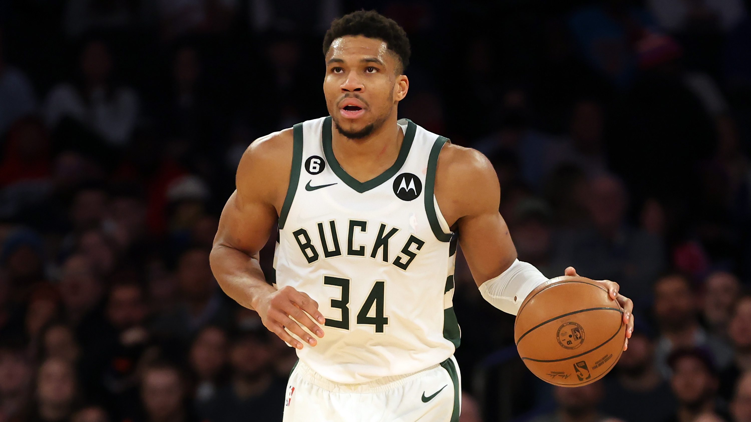 Knicks Monitoring Giannis Antetokounmpo For Potential Trade: Insider