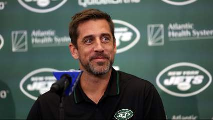 Former NFL QB Makes Bold Prediction for Jets’ Aaron Rodgers in 2023