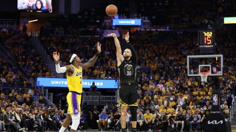 Lakers' Jarred Vanderbilt guards Warriors' Stephen Curry