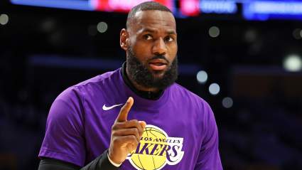 Insider Gives Troubling Update on LeBron James’ Immediate Future