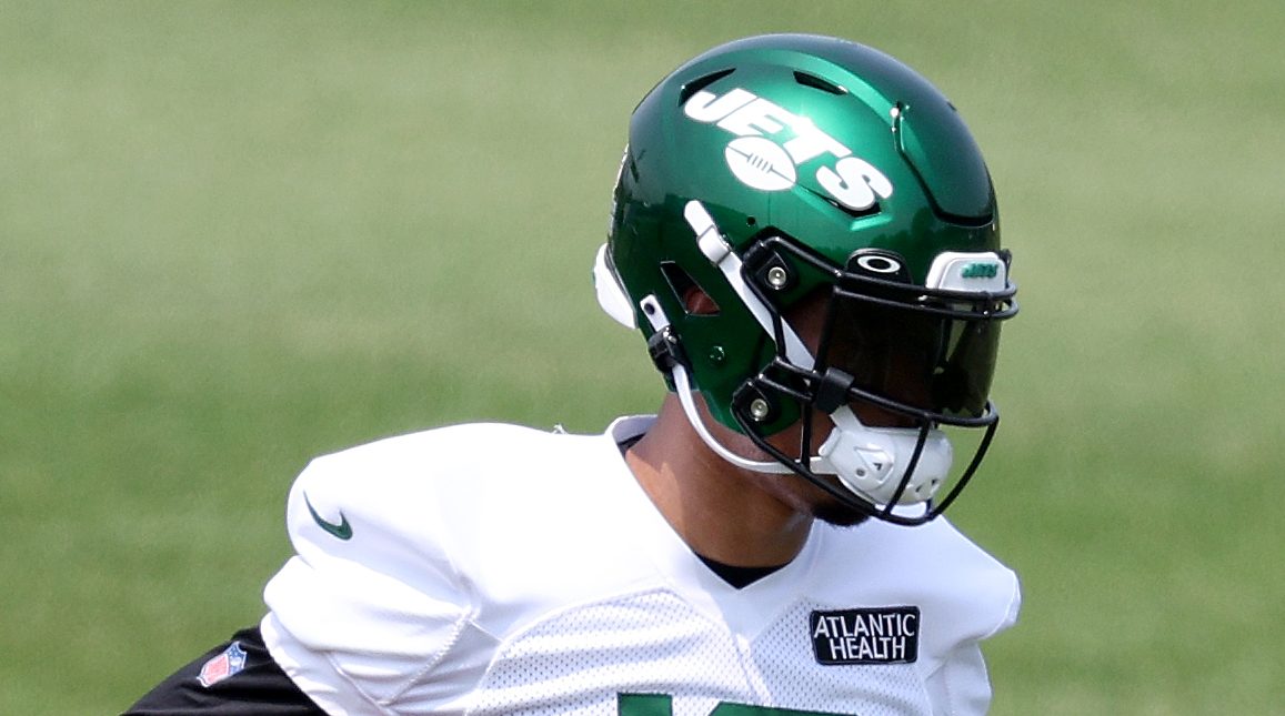 Allen Lazard of the New York Jets runs drills during training camp at  News Photo - Getty Images