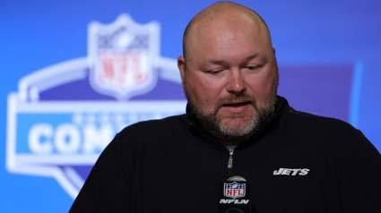 Jets Petitioned to ‘Get on the Phone’ & Sign the Missing Piece